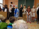 MŠ - Předvánoční vystoupení školáků pro děti z červené třídy (9. 12. 2016)