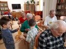 MŠ - Předvánoční setkání s obyvateli Domu sociálních služeb v Radlicích (6. 12. 2017)