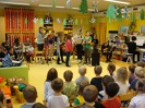 MŠ - Vánoční zpívání žáků ZŠ pro děti ve školce (19. 12. 2017)