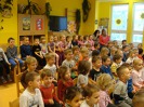 MŠ - Vánoční zpívání žáků ZŠ pro děti ve školce (19. 12. 2017)
