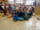 MŠ - Předvánoční vystoupení školáků pro děti z červené třídy (9. 12. 2016)